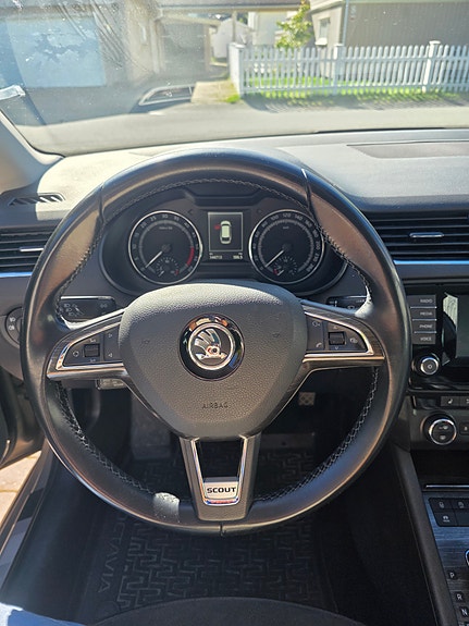 Skoda Octavia 11 of 17