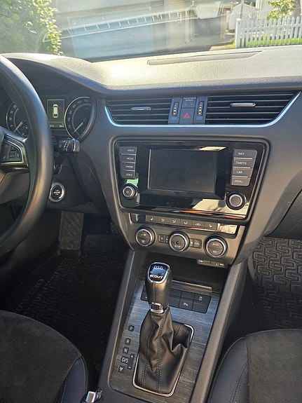 Skoda Octavia 10 of 17