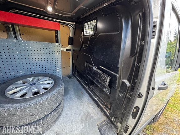 Ford Transit Custom 28 of 30