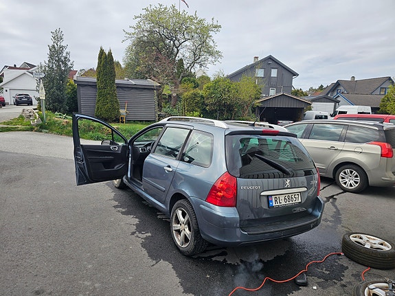 Peugeot 307 SW 4 of 19