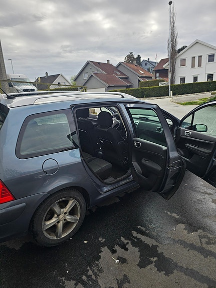 Peugeot 307 SW 3 of 19