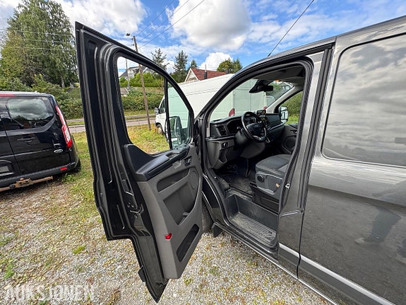 Ford Transit Custom 29 of 30