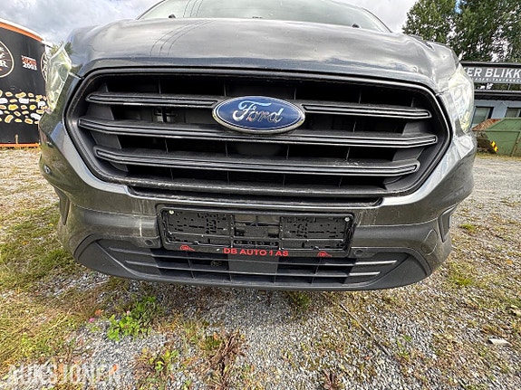 Ford Transit Custom 11 of 30