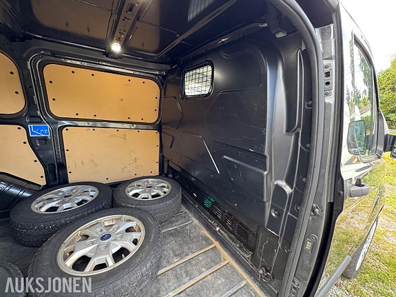 Ford Transit Custom 27 of 30