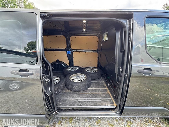 Ford Transit Custom 26 of 30