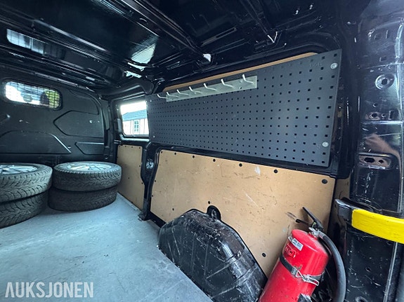 Ford Transit Custom 27 of 30