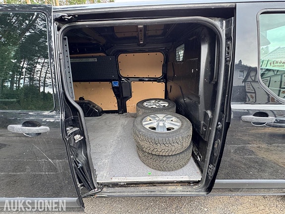 Ford Transit Custom 29 of 30