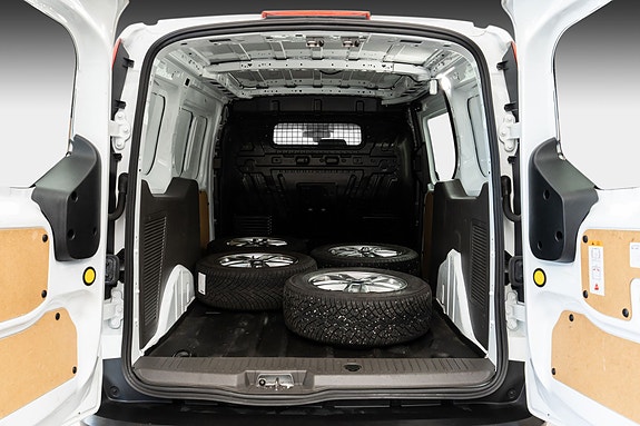Ford Transit Connect 8 of 24