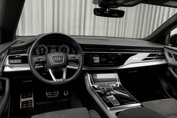 Audi Q8 23 of 30