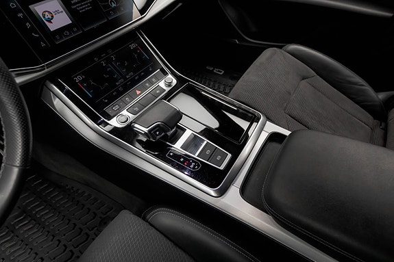 Audi Q8 27 of 30