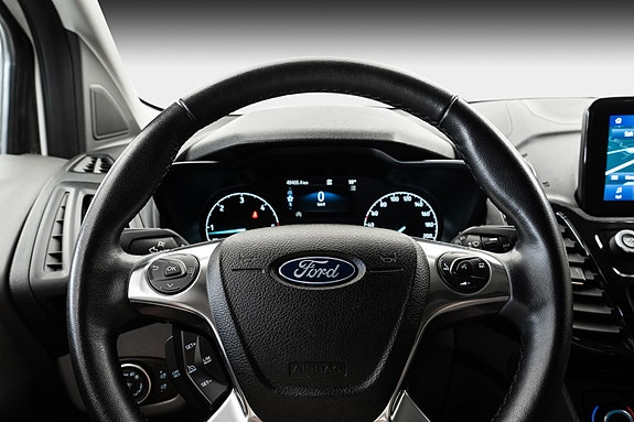 Ford Transit Connect 11 of 24