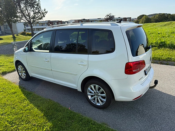 Volkswagen Touran 4 of 10