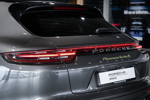 Porsche Panamera 10 of 30