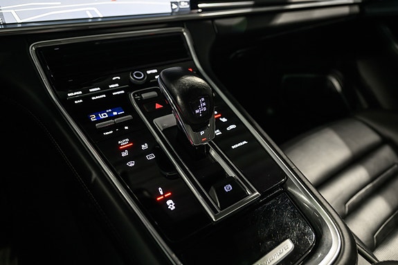 Porsche Panamera 17 of 30