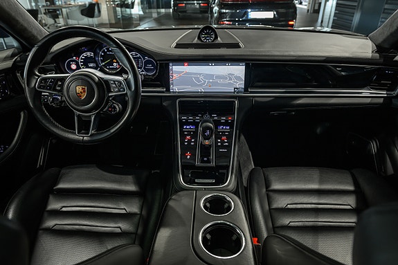 Porsche Panamera 21 of 30