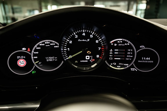 Porsche Panamera 15 of 30