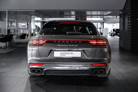 Porsche Panamera 8 of 30