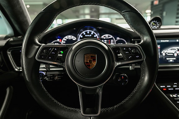 Porsche Panamera 13 of 30