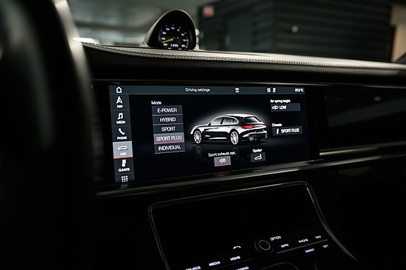 Porsche Panamera 16 of 30