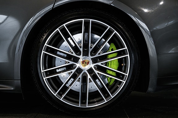 Porsche Panamera 26 of 30