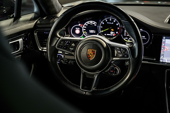 Porsche Panamera 24 of 30
