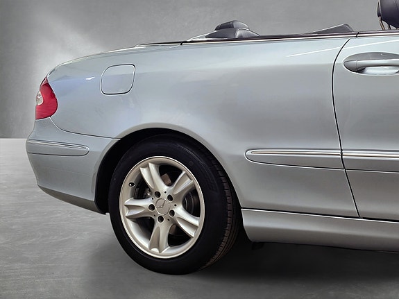 Mercedes-Benz CLK200 15 of 30