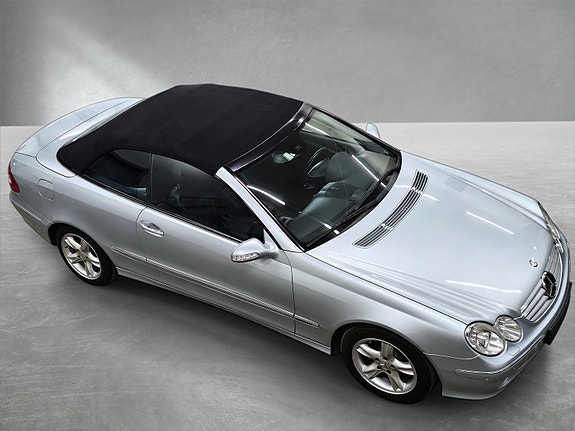 Mercedes-Benz CLK200 25 of 30