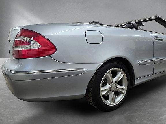 Mercedes-Benz CLK200 16 of 30