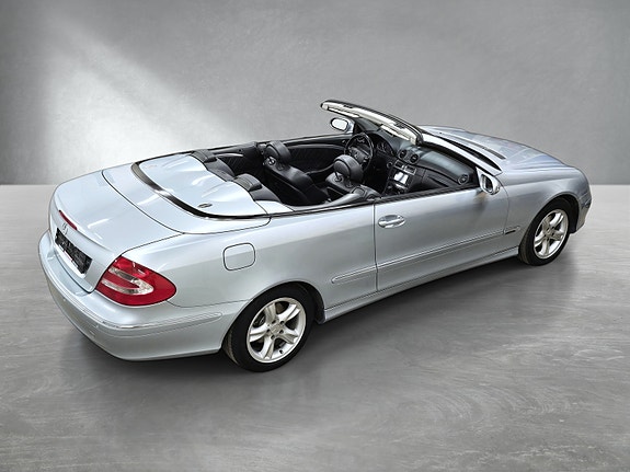 Mercedes-Benz CLK200 4 of 30