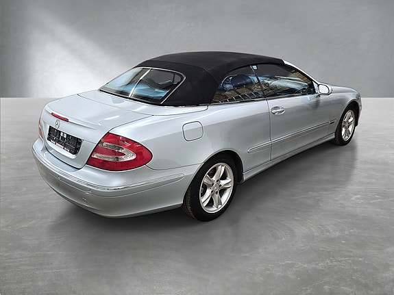 Mercedes-Benz CLK200 28 of 30