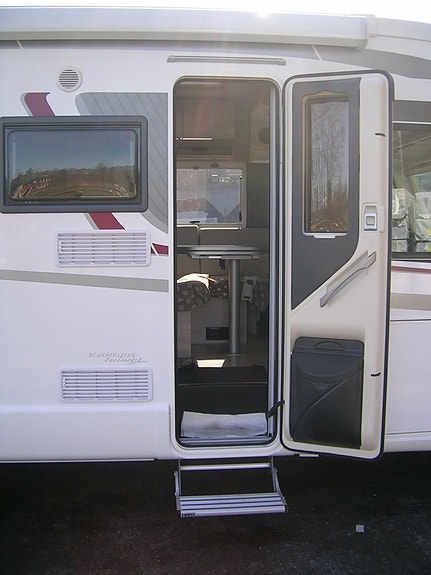 Rapido 855F 7 of 18