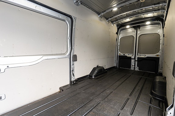 Ford Transit 21 of 24