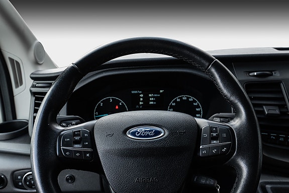 Ford Transit 10 of 24