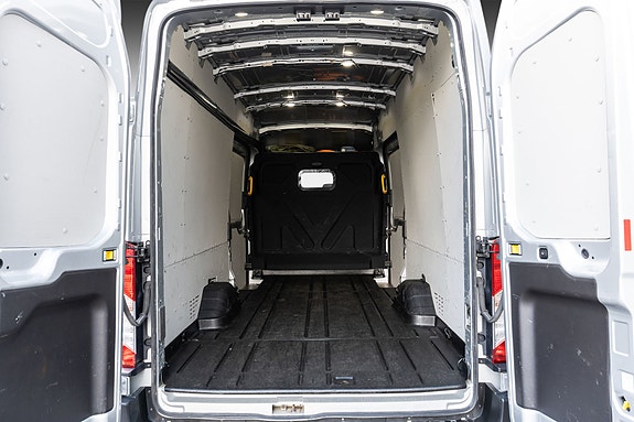 Ford Transit 22 of 24