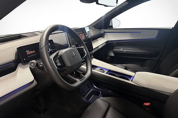 Polestar 4 10 of 17