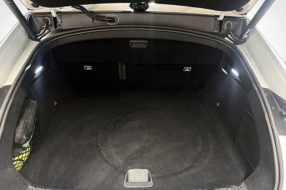 Polestar 4 6 of 17