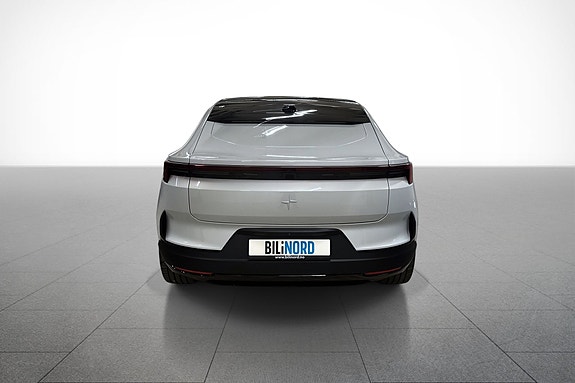 Polestar 4 5 of 17
