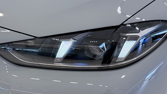 BMW i4 6 of 30
