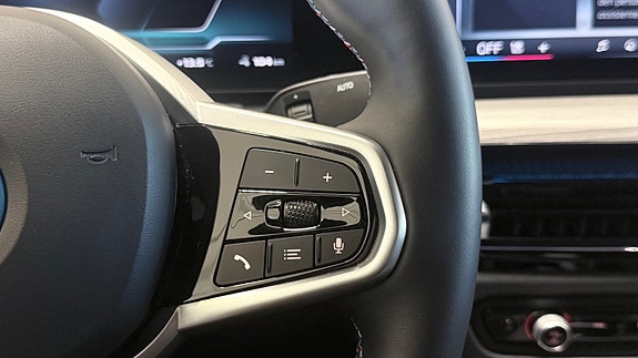 BMW i4 21 of 30