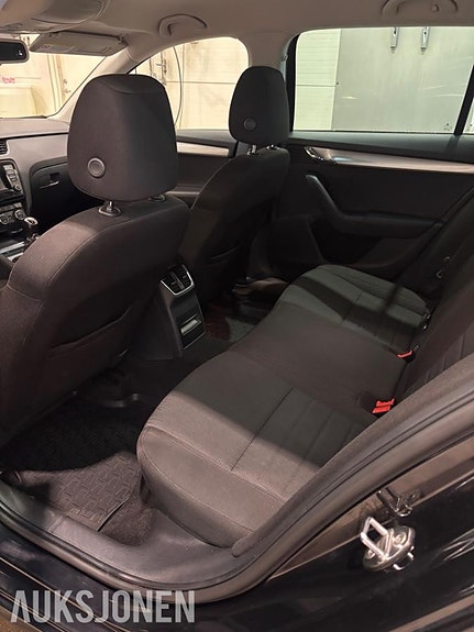 Skoda Octavia 9 of 14