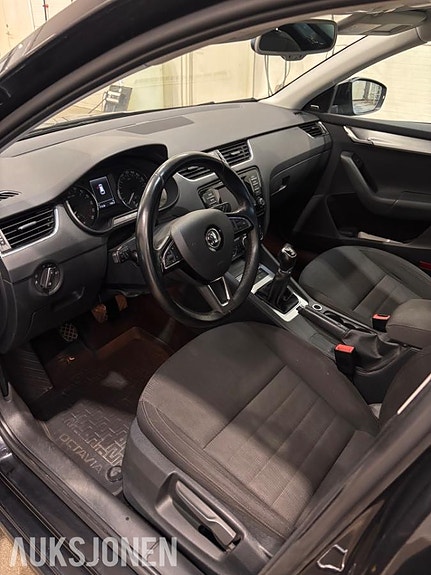 Skoda Octavia 7 of 14