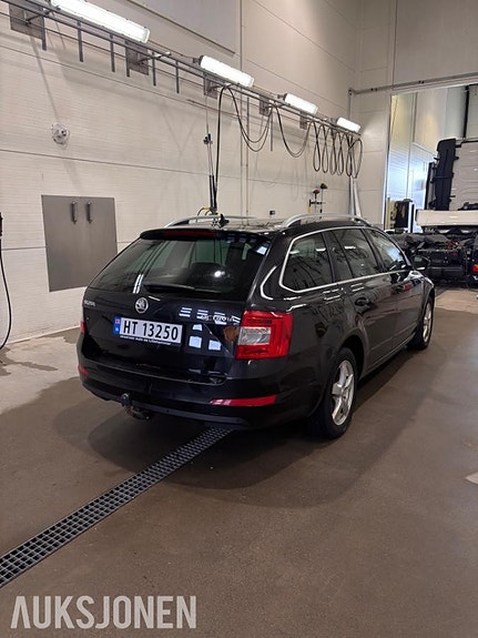 Skoda Octavia 4 of 14