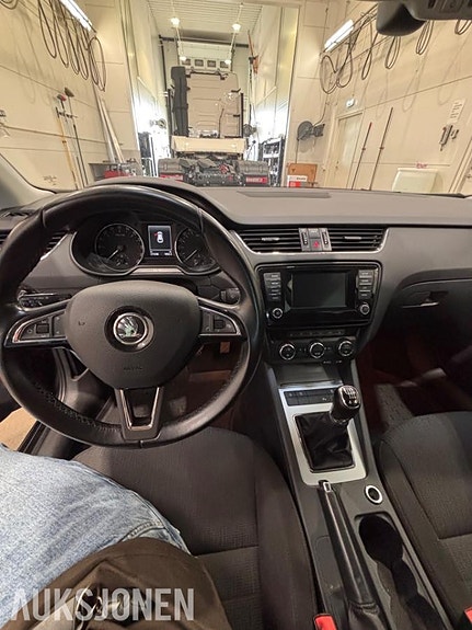 Skoda Octavia 8 of 14