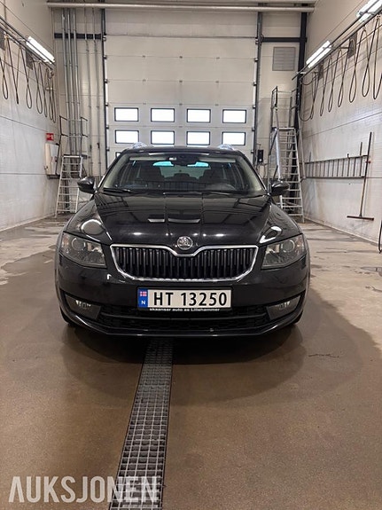 Skoda Octavia 2 of 14