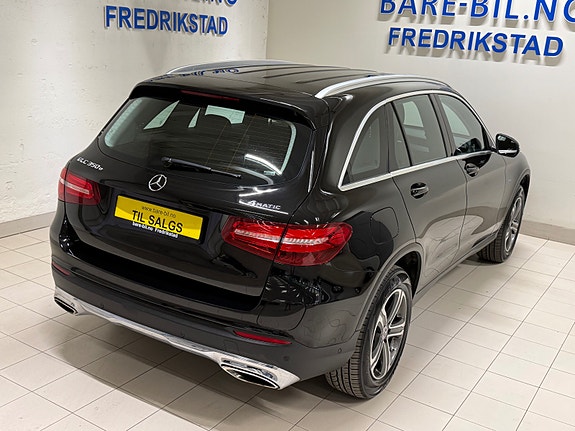 Mercedes-Benz GLC350 e 14 of 30