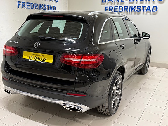 Mercedes-Benz GLC350 e 18 of 30