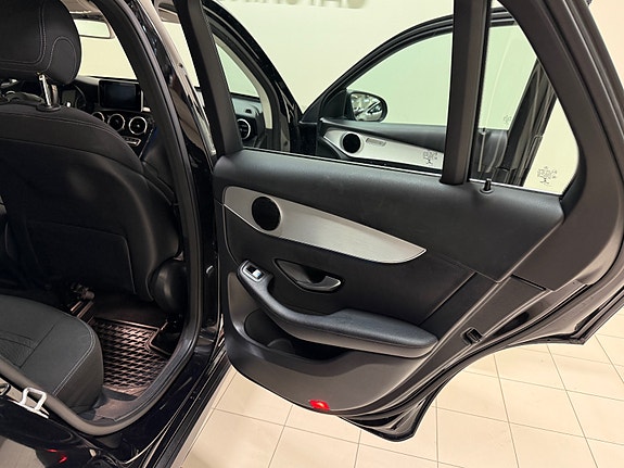 Mercedes-Benz GLC350 e 15 of 30