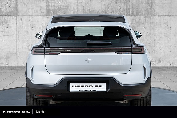 Polestar 3 4 of 30