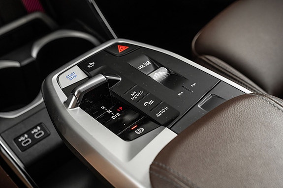 BMW iX1 13 of 30