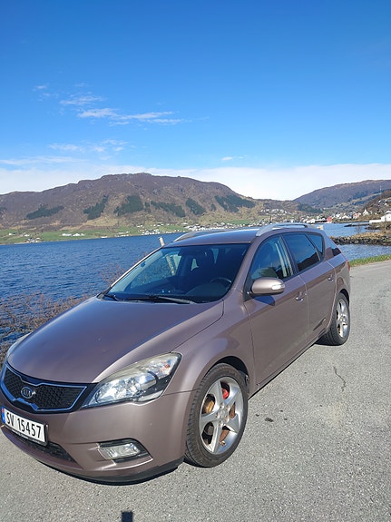 Kia Ceed 2 of 15